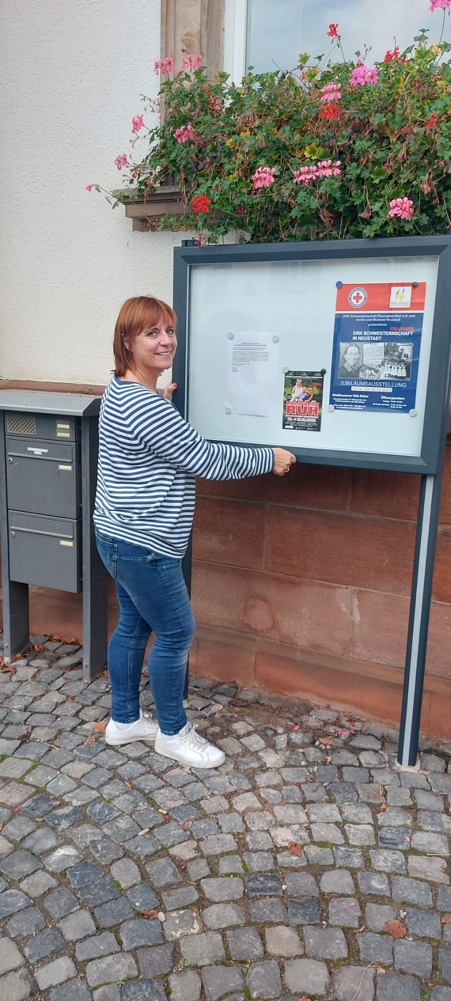 Neuer Schaukasten vor der Ortsverwaltung